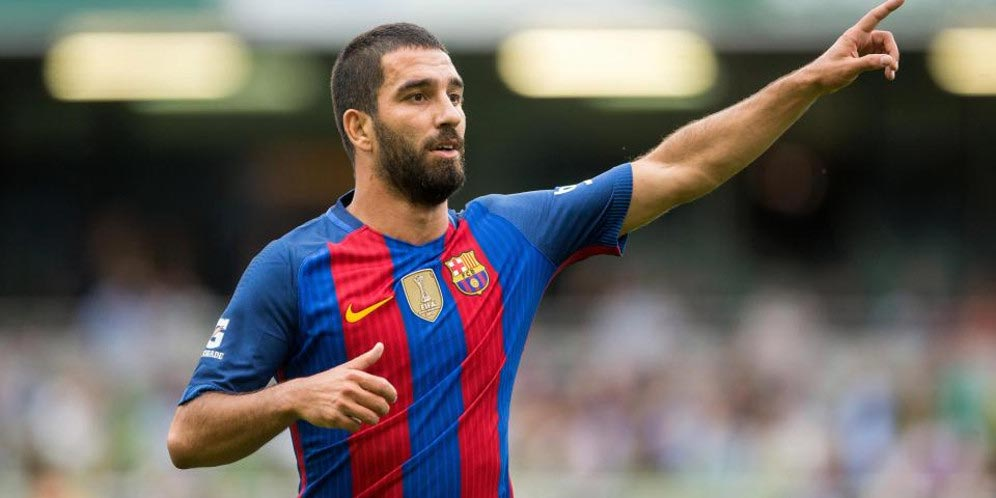 Barca dan Klub China Bahas Transfer Arda Turan?